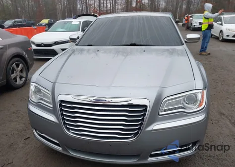 2014 Chrysler 300 z USA, uszkodzony, nr VIN 2C3CCAAG5EH326969